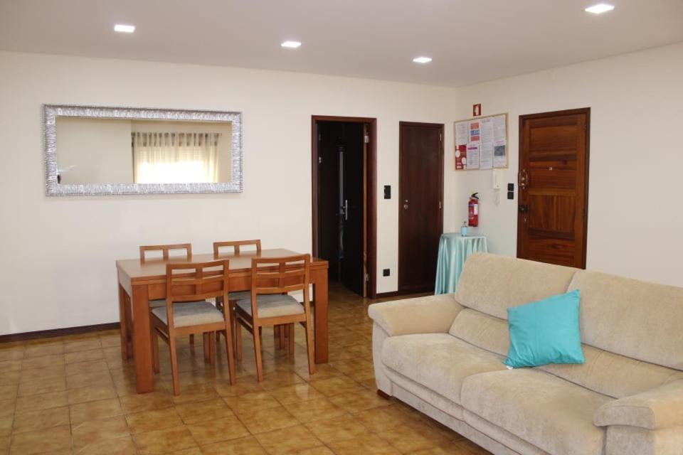 ビアナドカステロApartamento Cidade Novaアパートメント エクステリア 写真